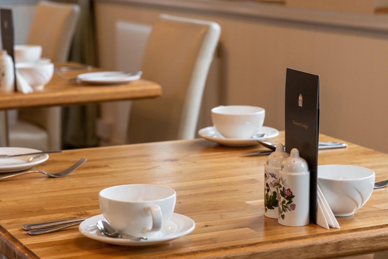 Estuary Lodge Motel B&B Talsarnau エクステリア 写真