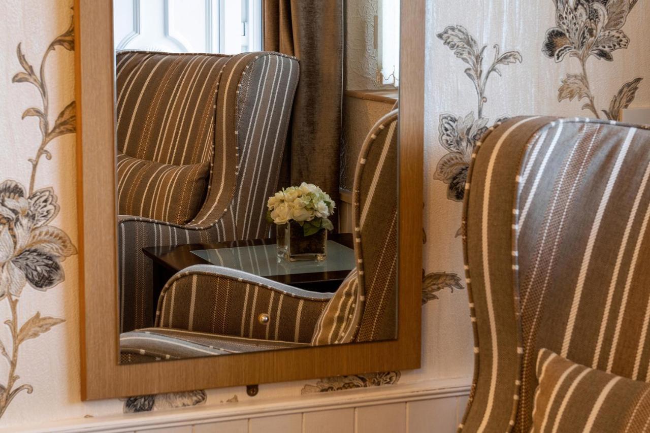 Estuary Lodge Motel B&B Talsarnau エクステリア 写真
