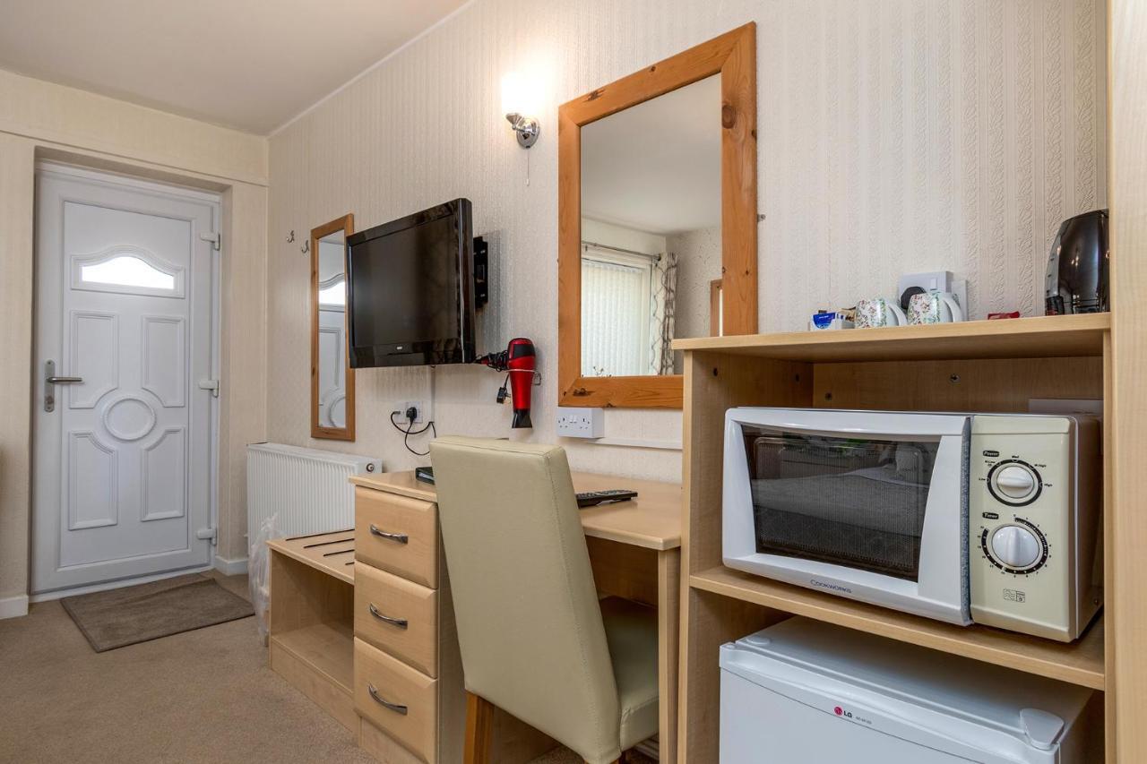 Estuary Lodge Motel B&B Talsarnau エクステリア 写真