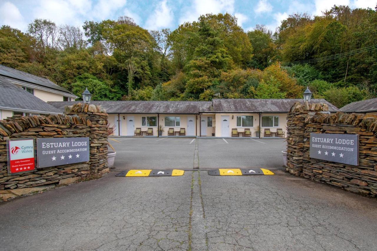 Estuary Lodge Motel B&B Talsarnau エクステリア 写真